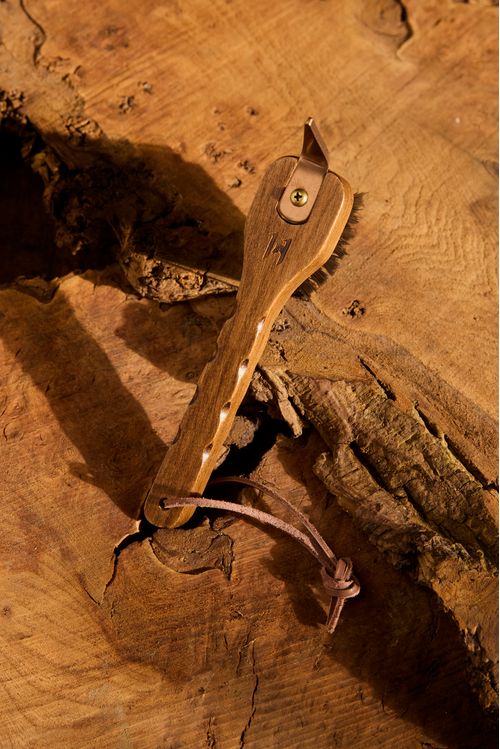 Horseware Signature Hoof Pick - Wood/Natural Fibres