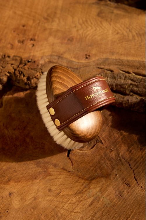 Horseware Signature Face Brush - Wood/Natural Fibres